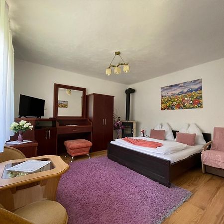 Apartmany Pod Troma Korunami Červený Kláštor Extérieur photo