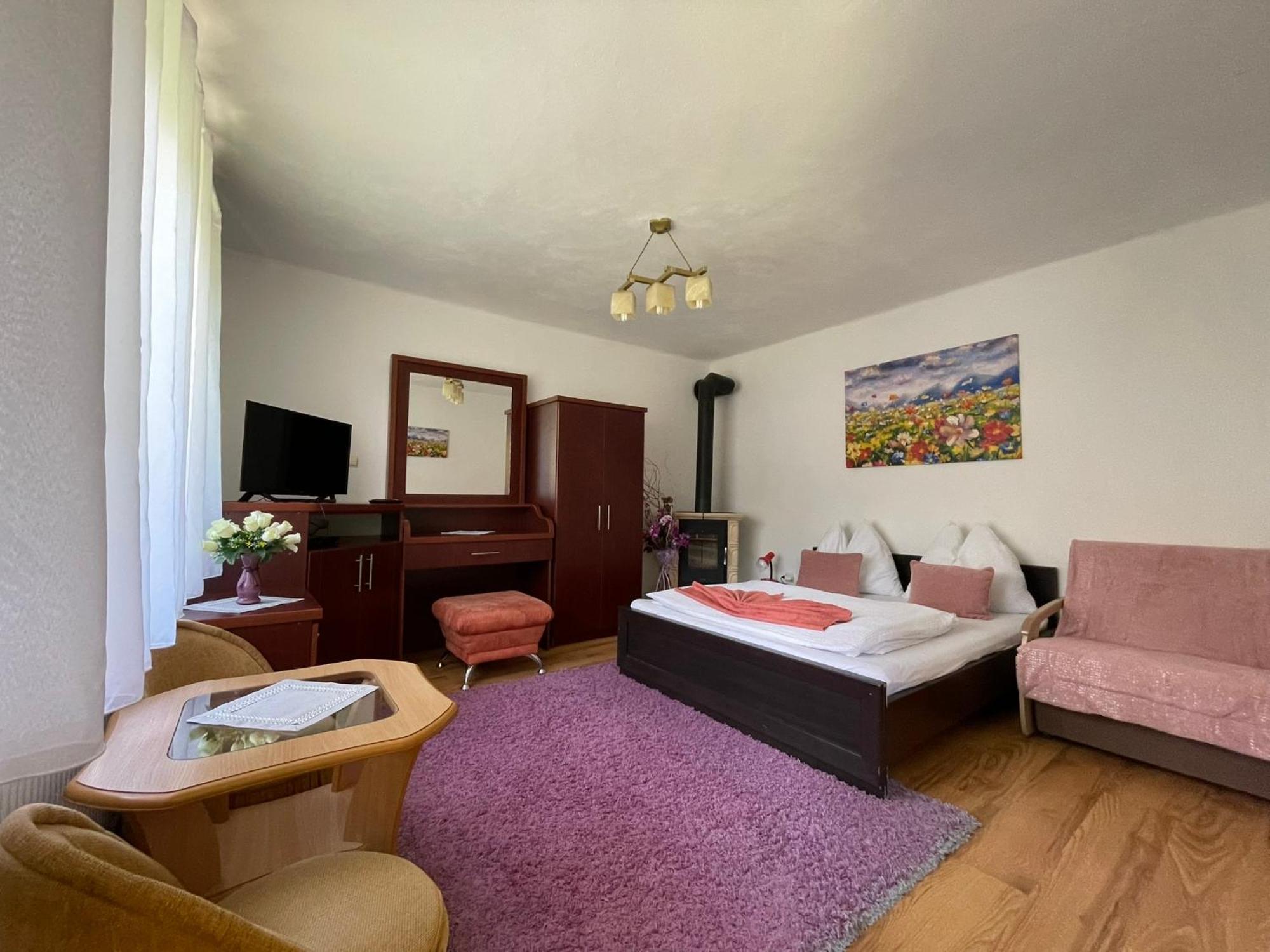 Apartmany Pod Troma Korunami Červený Kláštor Extérieur photo