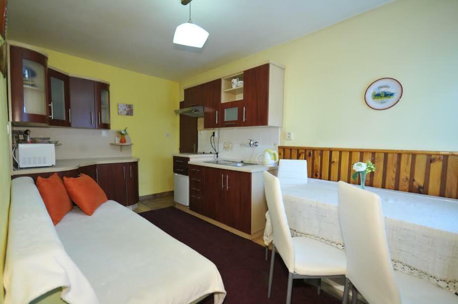 Apartmany Pod Troma Korunami Červený Kláštor Extérieur photo