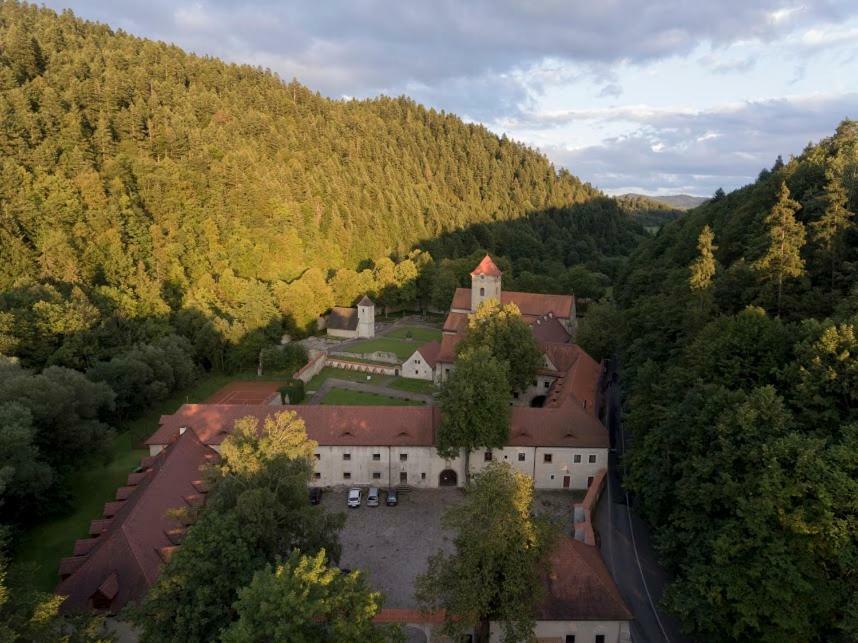 Apartmany Pod Troma Korunami Červený Kláštor Extérieur photo